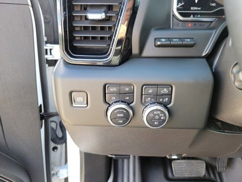 Used 2024 GMC Sierra 1500 AT4 w/ Technology Package image 20