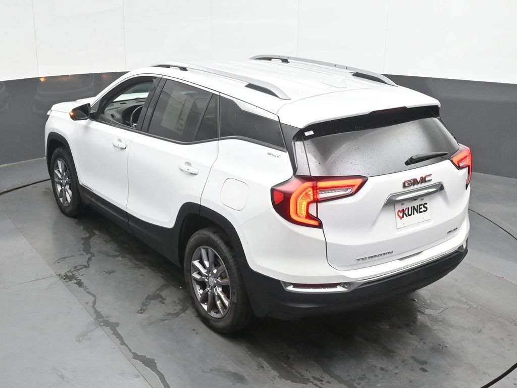 Used 2024 GMC Terrain SLT AWD/4WD image 37