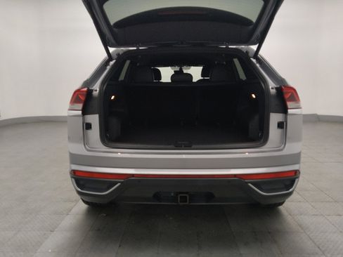 Used 2020 Volkswagen Atlas Cross Sport SE FWD image 29