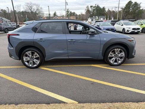 Used 2023 Subaru Solterra AWD image 4