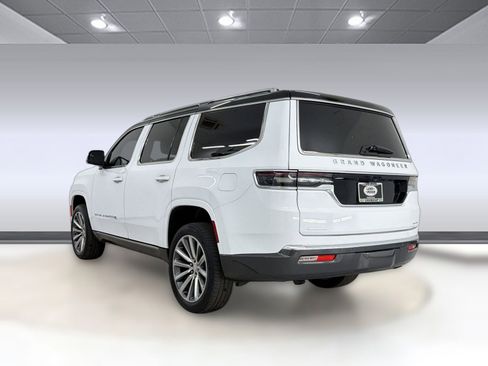 Used 2022 Jeep Grand Wagoneer Series II w/ Convenience Group III image 3