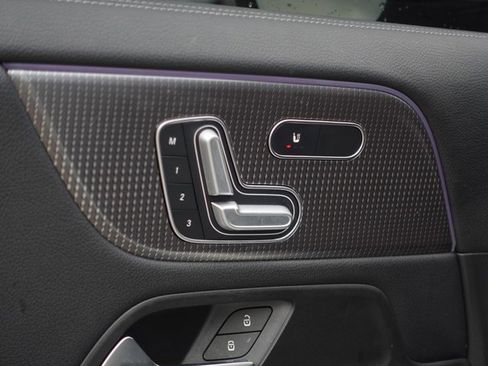 Certified 2022 Mercedes-Benz GLA 250 4MATIC image 19