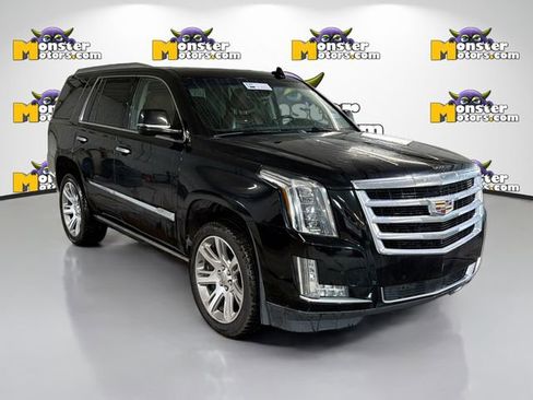 Used 2017 Cadillac Escalade Premium Luxury image 3