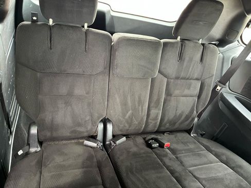 Used 2015 Dodge Grand Caravan SE FWD image 12