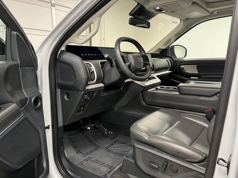 Used 2025 Ford Expedition Max Active AWD/4WD image 20