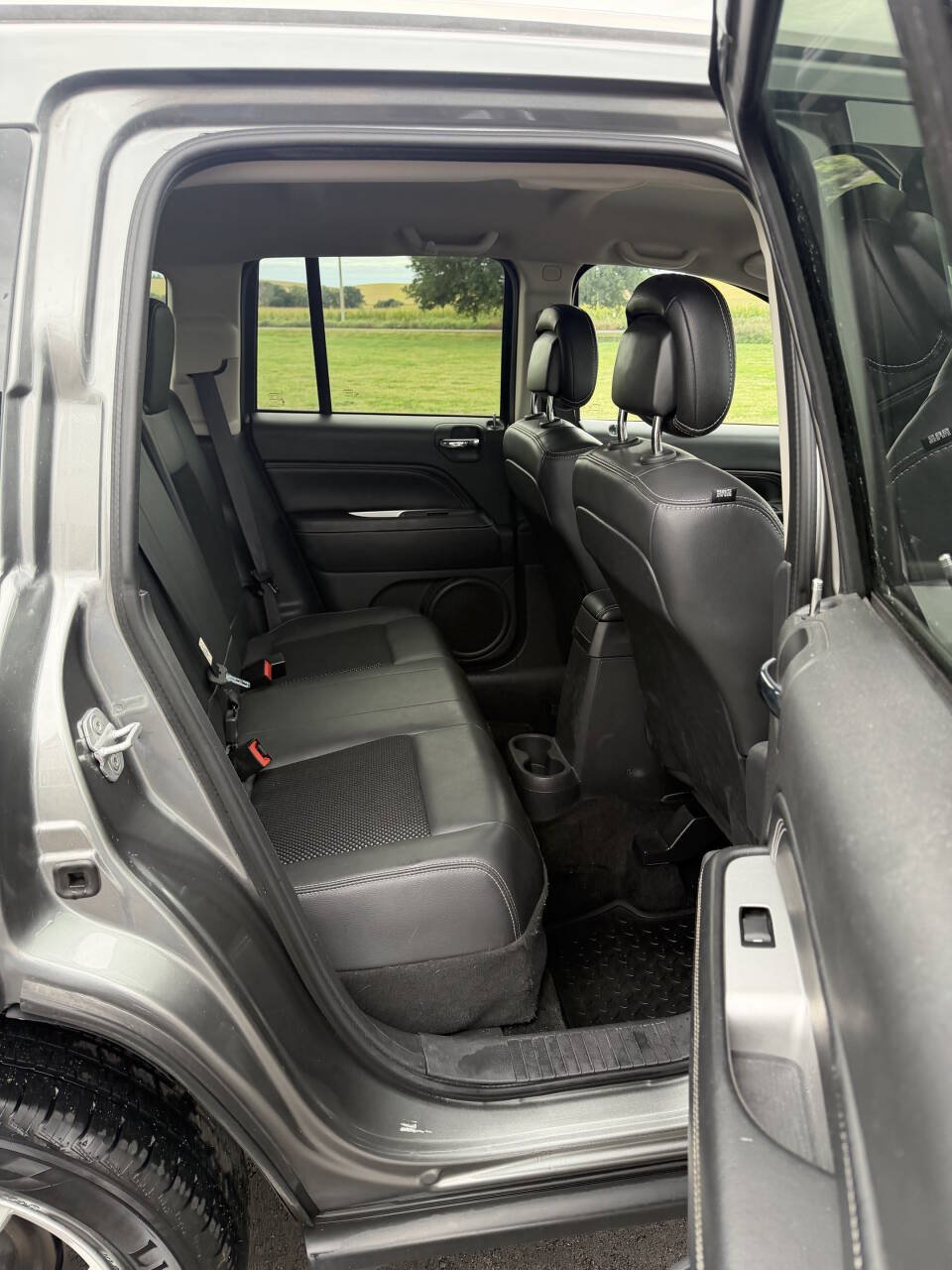Used 2014 Jeep Compass Latitude AWD/4WD image 17