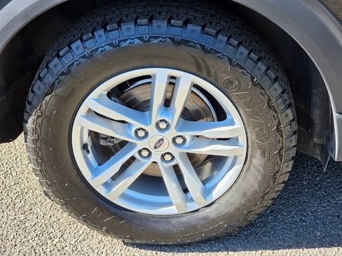 Used 2020 Ford Explorer XLT w/ Equipment Group 202A AWD/4WD image 12