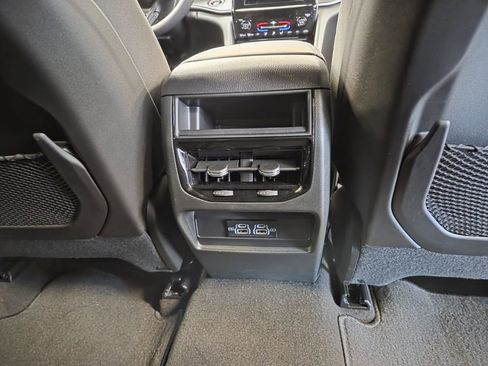 New 2025 Jeep Grand Cherokee Laredo X image 16