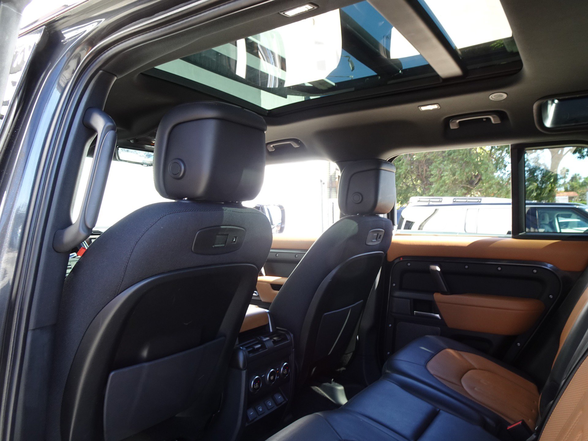 Used 2022 Land Rover Defender 110 X AWD/4WD image 14