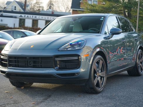 Used 2019 Porsche Cayenne Turbo image 1