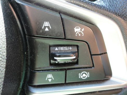 Used 2022 Subaru Outback Limited image 16