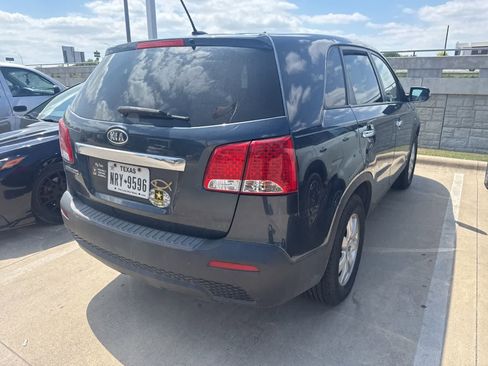 Used 2011 Kia Sorento LX image 6