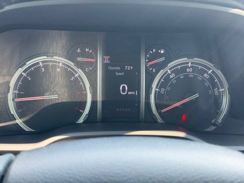 Used 2022 Toyota 4Runner TRD Off-Road AWD/4WD image 25