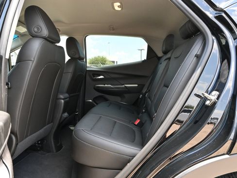 Used 2023 Chevrolet Bolt LT w/ Infotainment Package FWD image 21