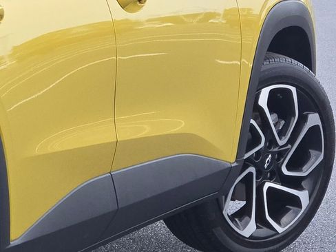 Used 2024 Chevrolet Trax RS w/ Sunroof Package image 12