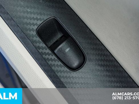 Used 2025 Nissan Altima 2.5 SV FWD image 53