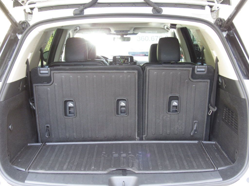 Used 2025 Nissan Pathfinder Platinum AWD/4WD image 22