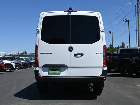 Used 2021 Mercedes-Benz Sprinter 2500 image 5