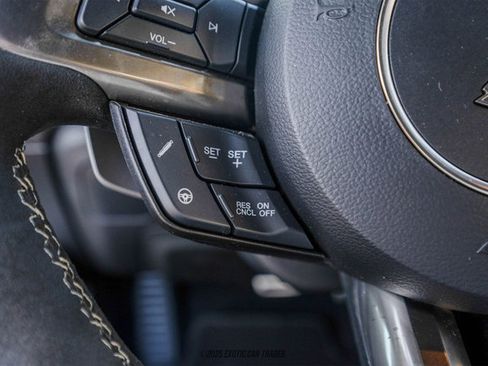 Used 2022 Ford Mustang Shelby GT500 w/ Carbon Fiber Track Pack image 32