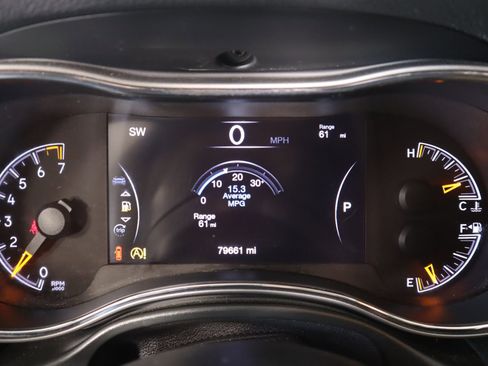 Used 2022 Jeep Grand Cherokee Limited image 4