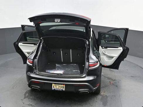 New 2026 Porsche Macan image 41