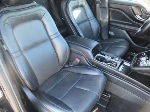 Used 2022 Lincoln Corsair Grand Touring w/ Towing Package AWD/4WD image 9