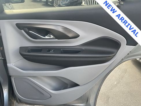 Used 2023 GMC Terrain SLE w/ Driver Convenience Package image 34