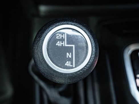 Used 2023 Jeep Gladiator Sport AWD/4WD image 34