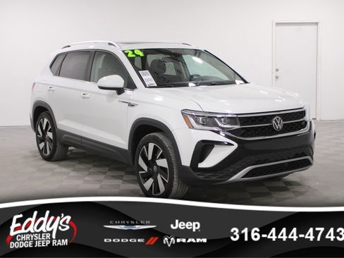 Used 2024 Volkswagen Taos SEL image 1