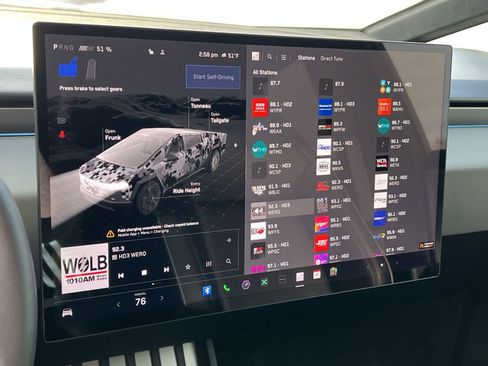 Used 2024 Tesla Cybertruck AWD Crew Cab image 18