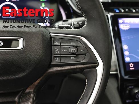 Used 2023 Jeep Grand Cherokee 4WD 4xe w/ Luxury Tech Group II image 16