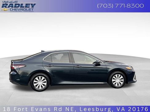 Used 2021 Toyota Camry LE image 7