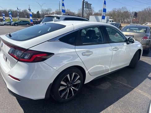 Used 2023 Honda Civic EX-L image 10