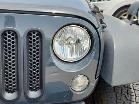 Used 2017 Jeep Wrangler Unlimited Sport w/ Quick Order Package 24S AWD/4WD image 4