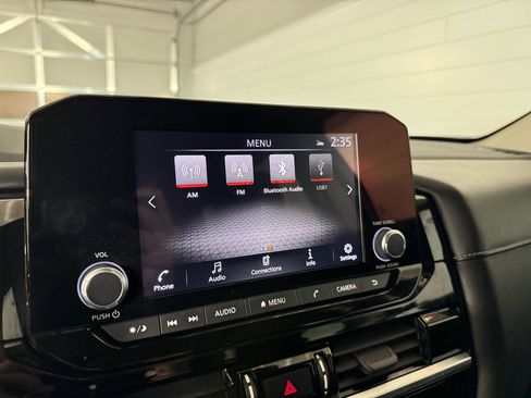 Used 2022 Nissan Pathfinder SV image 21