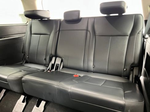 Used 2024 Ford Expedition XLT image 36