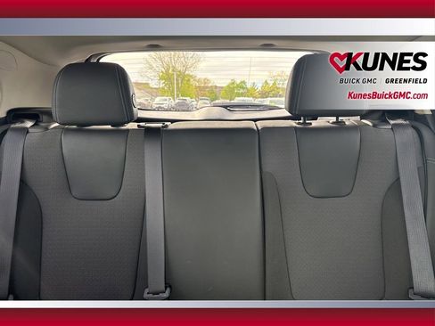 Used 2025 Buick Encore GX Preferred AWD/4WD image 33