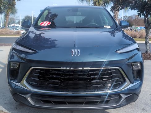 Used 2025 Buick Encore GX Preferred w/ Comfort Package image 3