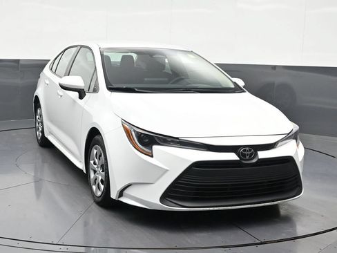 Used 2023 Toyota Corolla LE FWD image 8