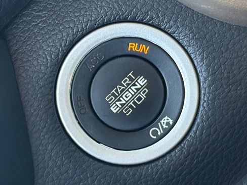 Used 2022 RAM 1500 Laramie AWD/4WD image 33