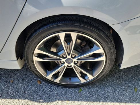 Used 2019 Ford Fusion Titanium image 10