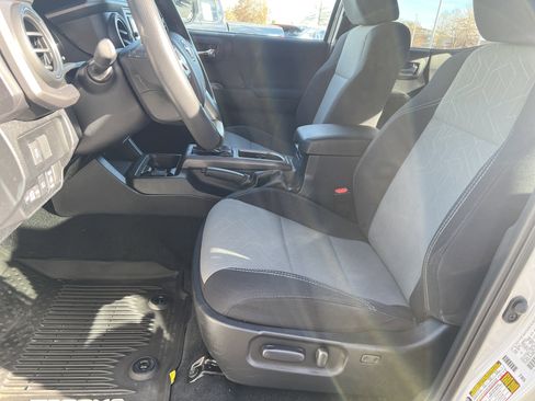 Used 2021 Toyota Tacoma TRD Off-Road image 16