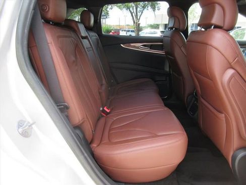 Used 2019 Lincoln Nautilus Reserve FWD image 31