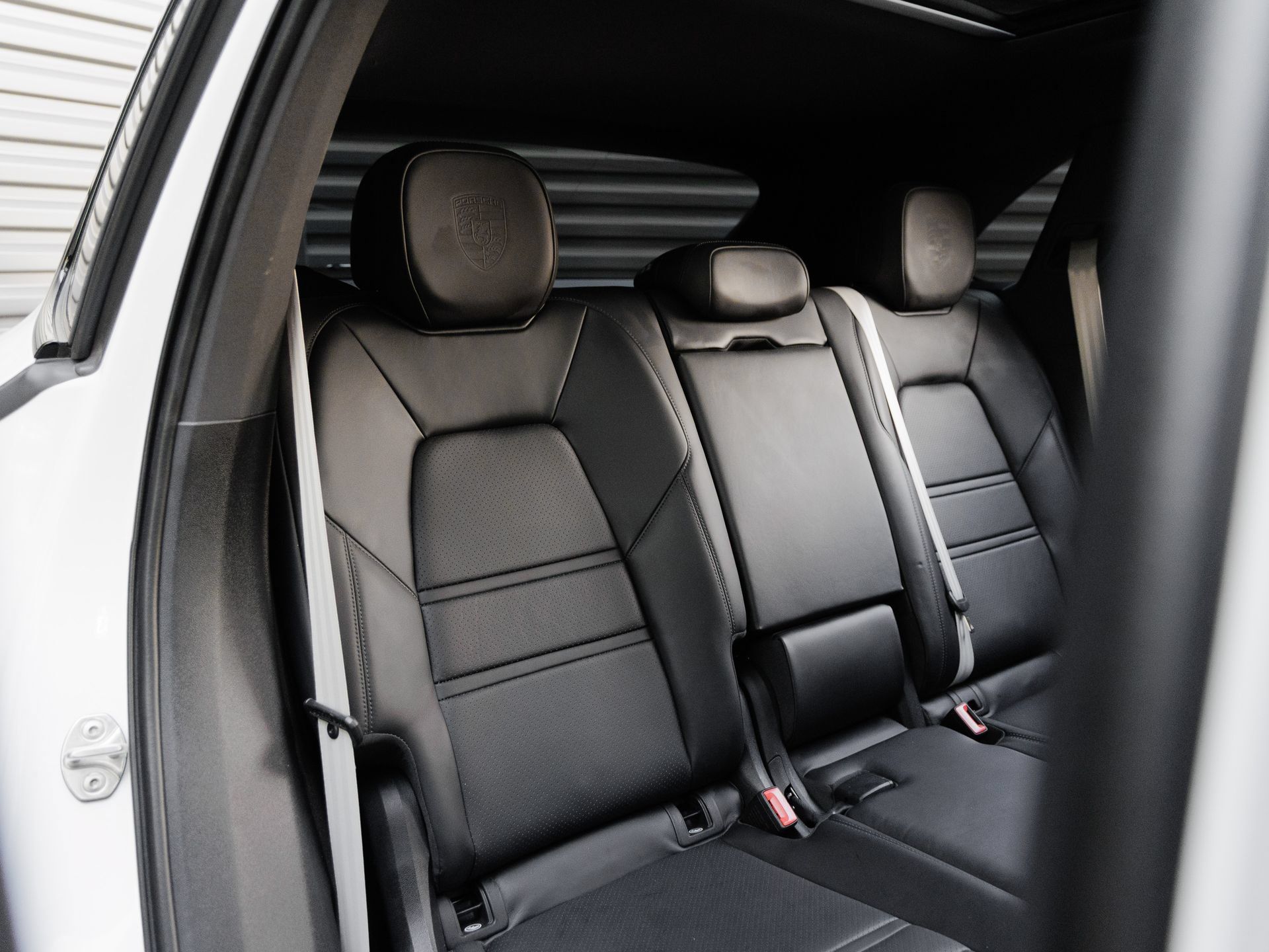 Certified 2023 Porsche Cayenne Platinum Edition AWD/4WD image 34