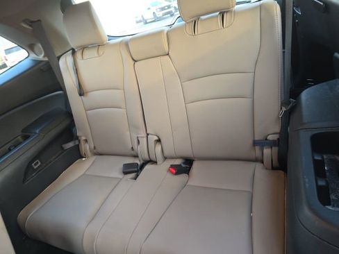 Used 2020 Honda Pilot Touring image 11