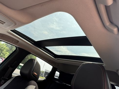 Used 2025 Nissan Kicks SR w/ SR Premium Package FWD image 6