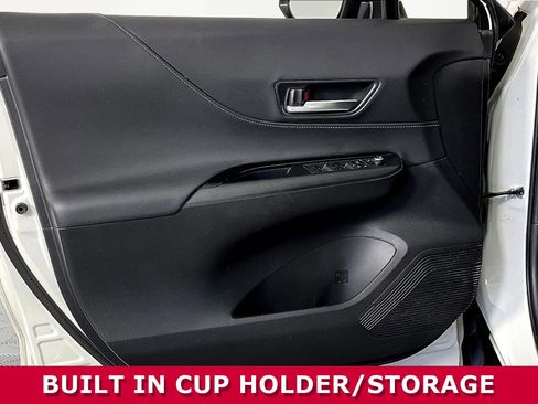 Used 2022 Toyota Venza LE AWD/4WD image 20