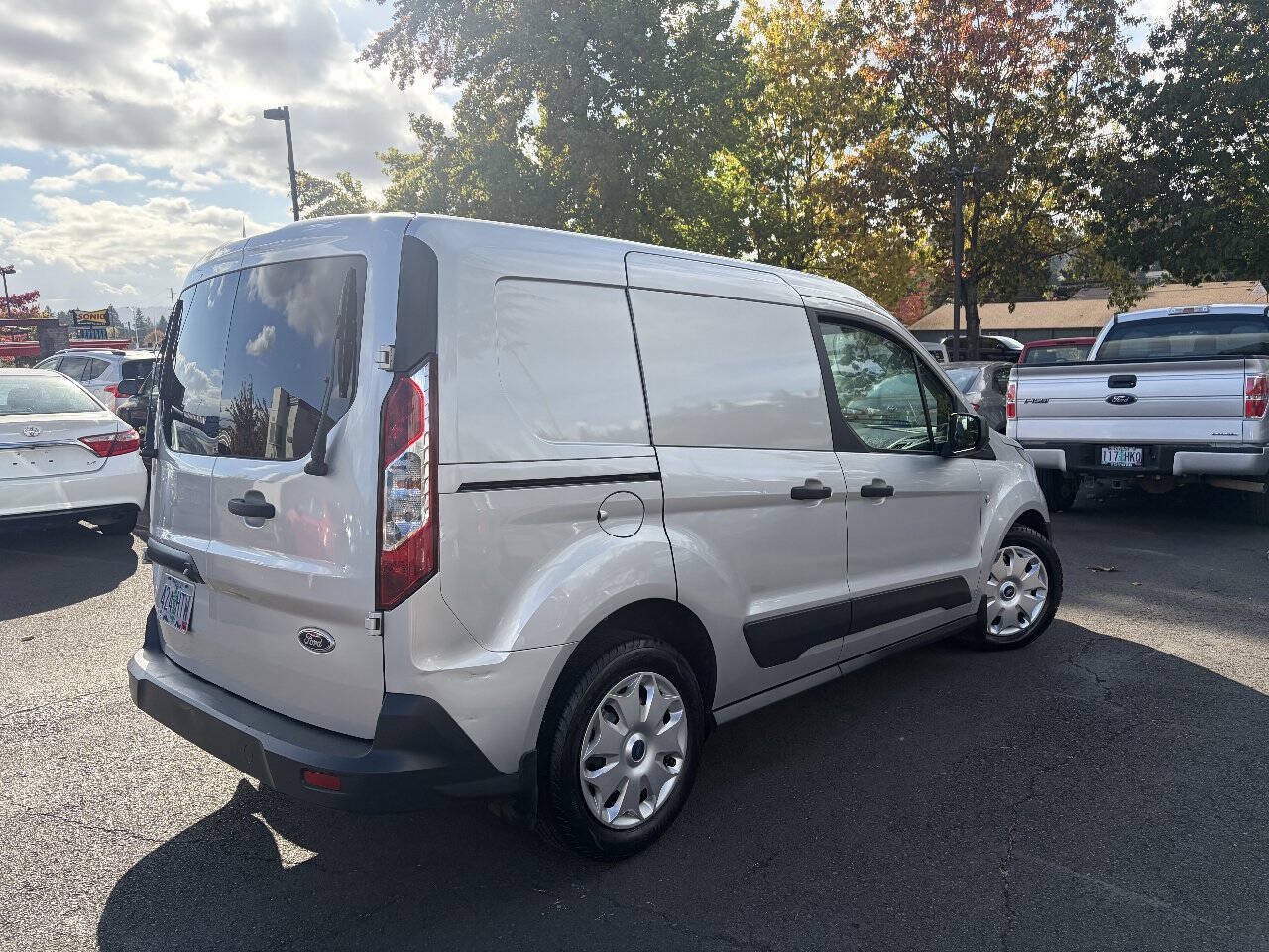 Used 2015 Ford Transit Connect XLT FWD image 4