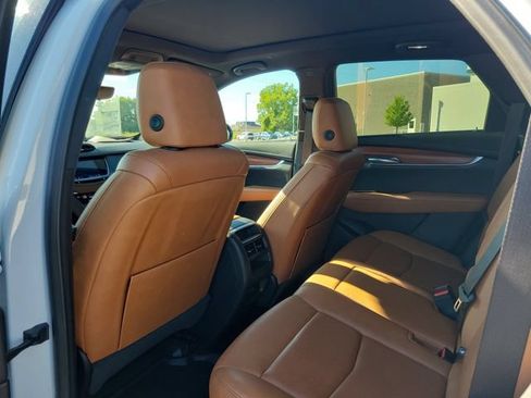 Certified 2024 Cadillac XT5 Premium Luxury w/ Technology Package AWD/4WD image 10