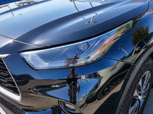 Used 2024 Toyota Highlander XLE FWD image 7